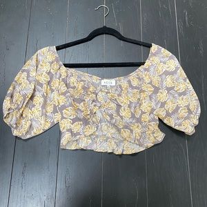 Crop top with floral print